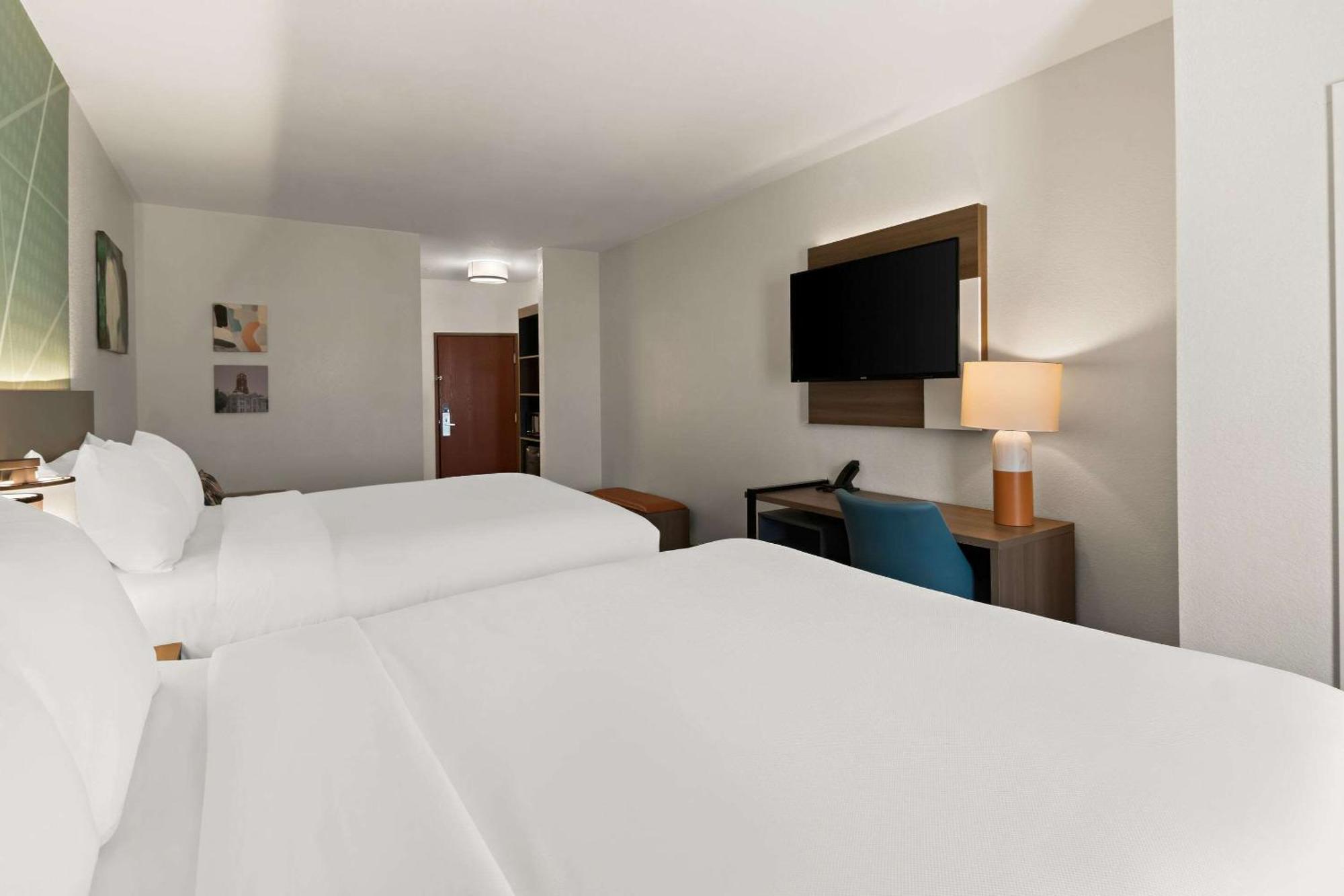 Comfort Suites Granbury Luaran gambar
